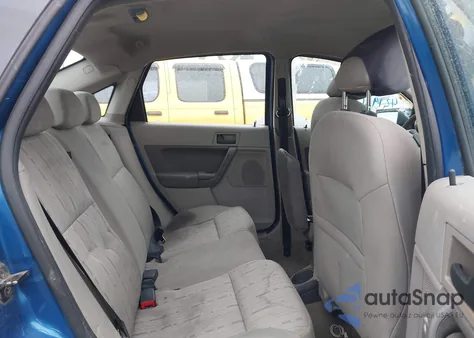 2010 Ford Focus Se z USA, uszkodzony, nr VIN 1FAHP3FN1AW264450